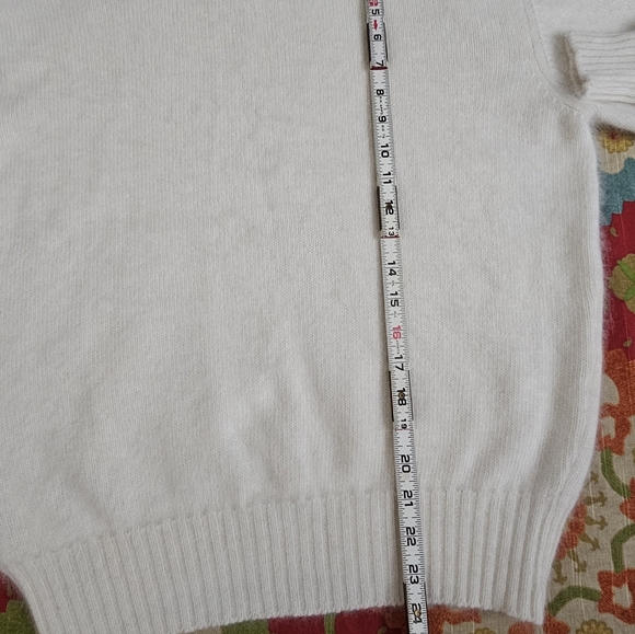 Cream Luxury VTG Angora Wool Blend Turtleneck Softest Sweater Made In Italy - Picture 5 of 13